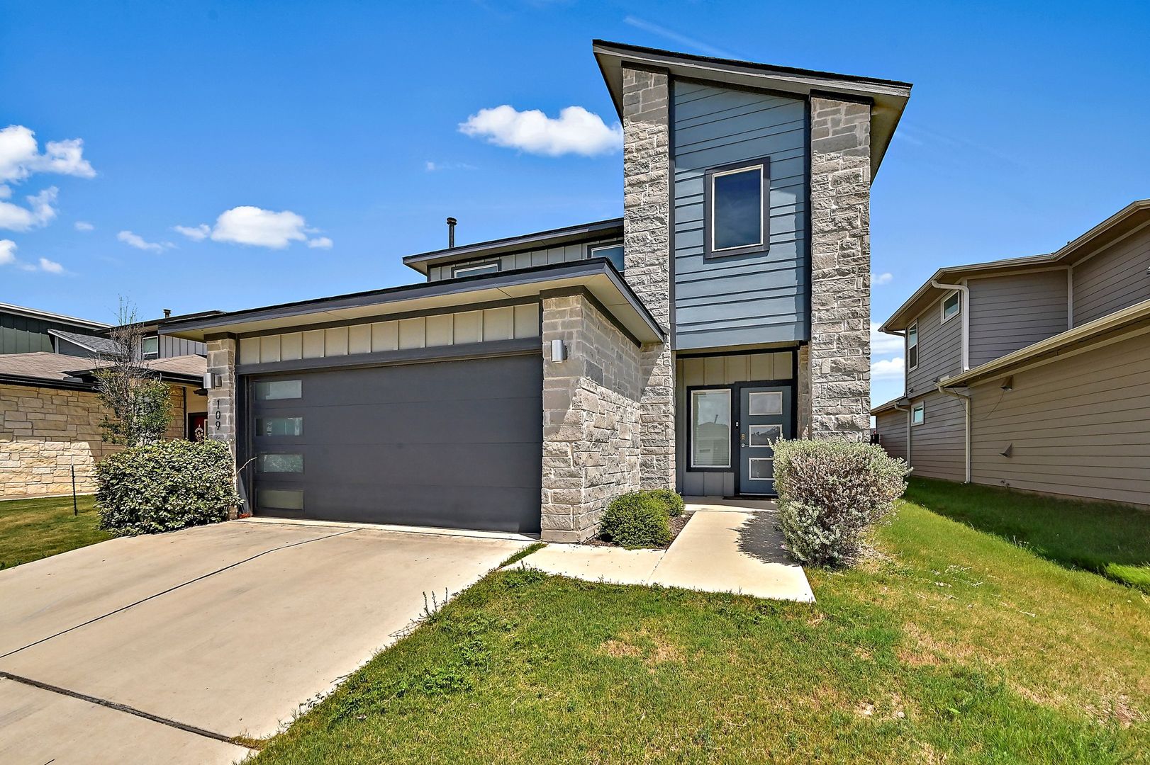 Leander House: 109 Cupreata Ln