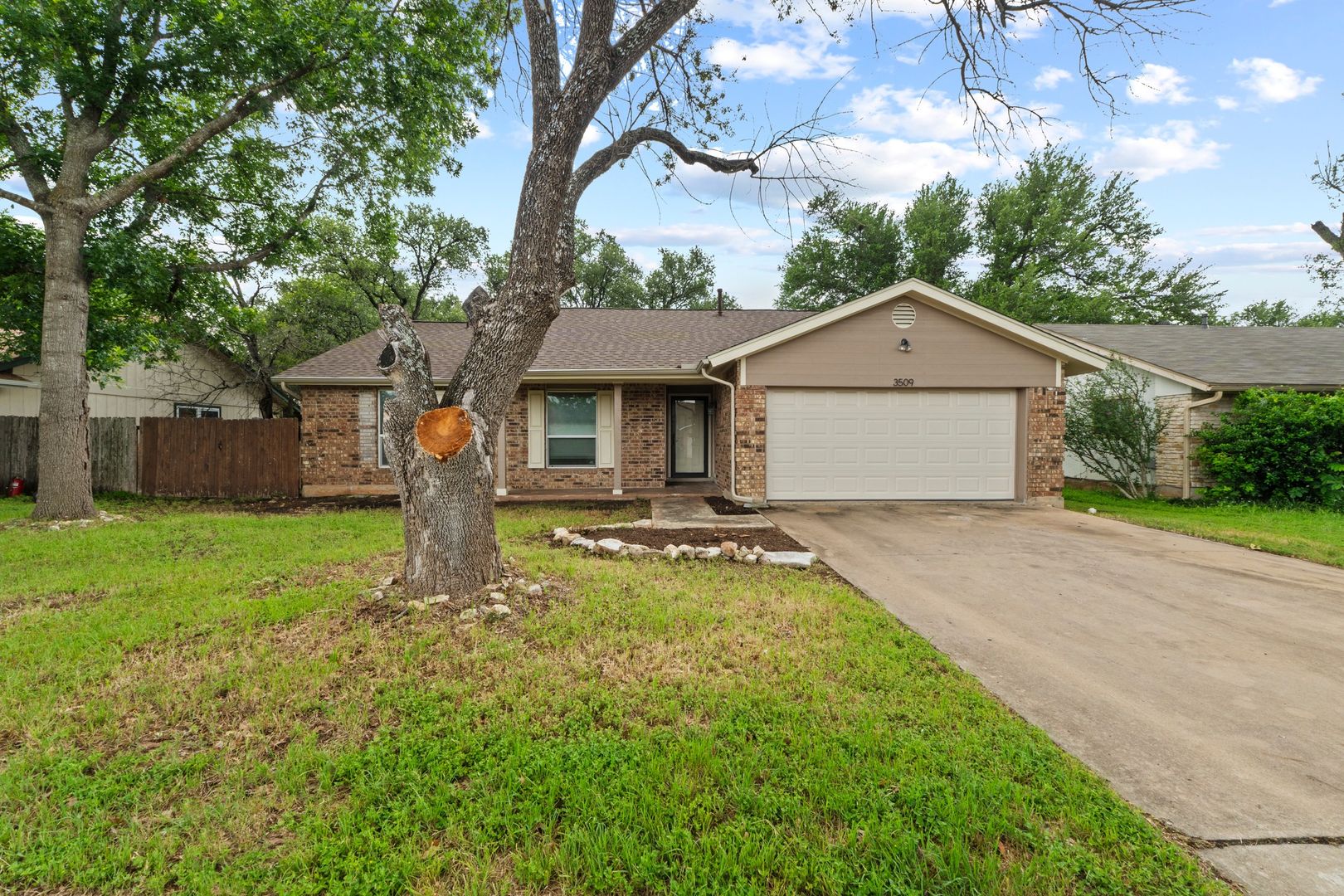 Round Rock House: 3509 Monument Drive