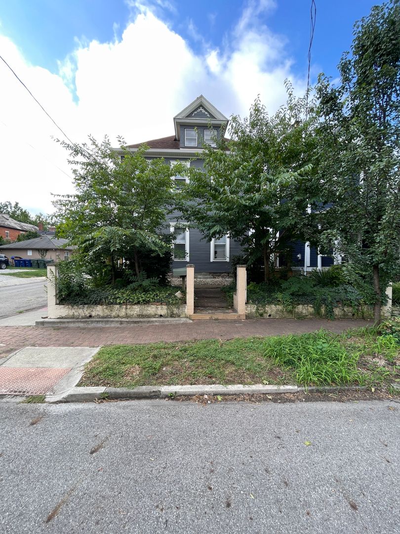 Columbus Apartment: 297 Reinhard Ave