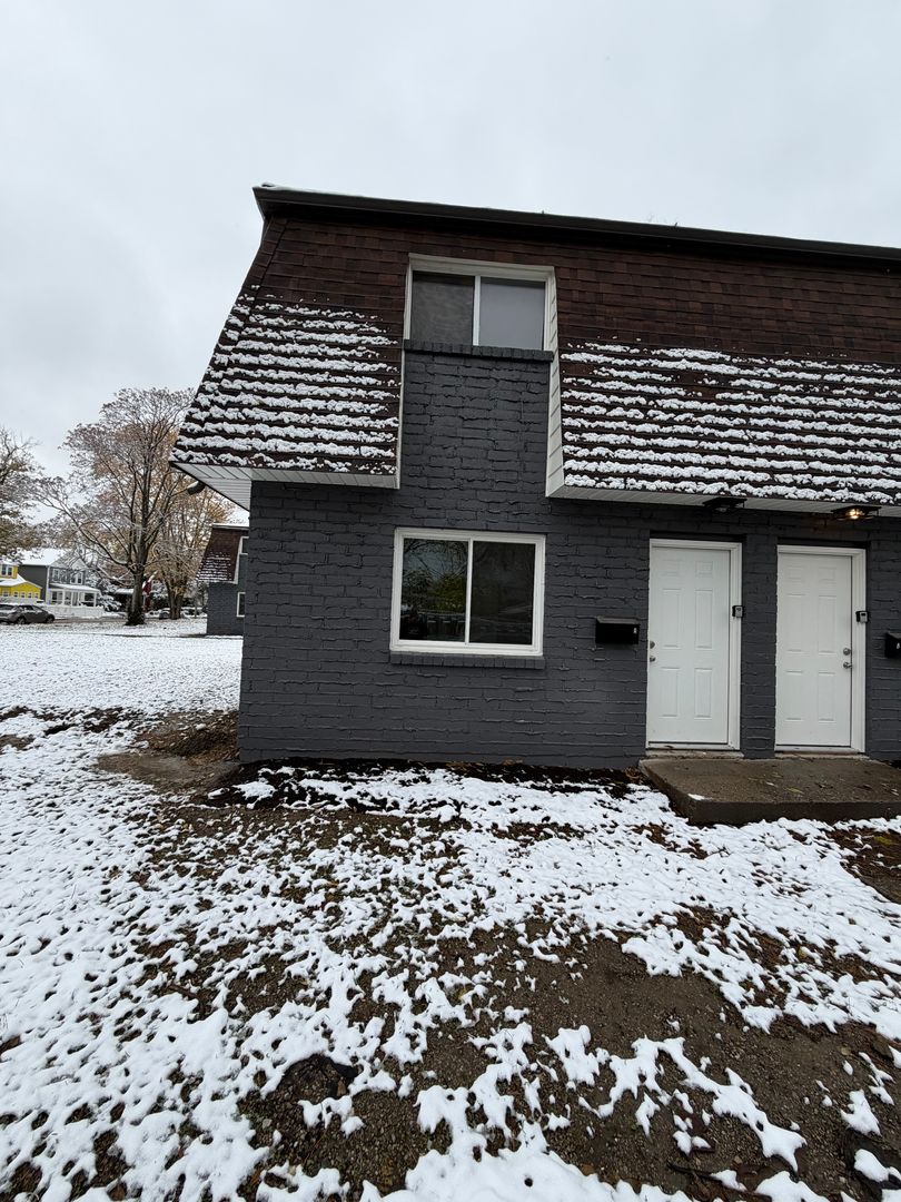 Columbus Apartment: 1530 Genessee Ave