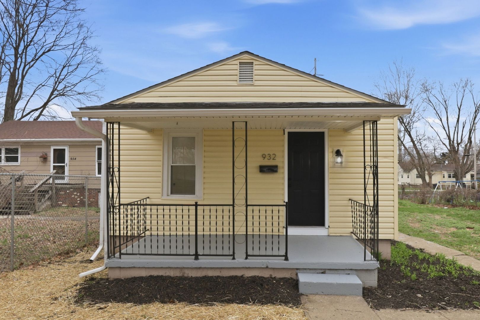 Lancaster House: 932 Goodwin Ave