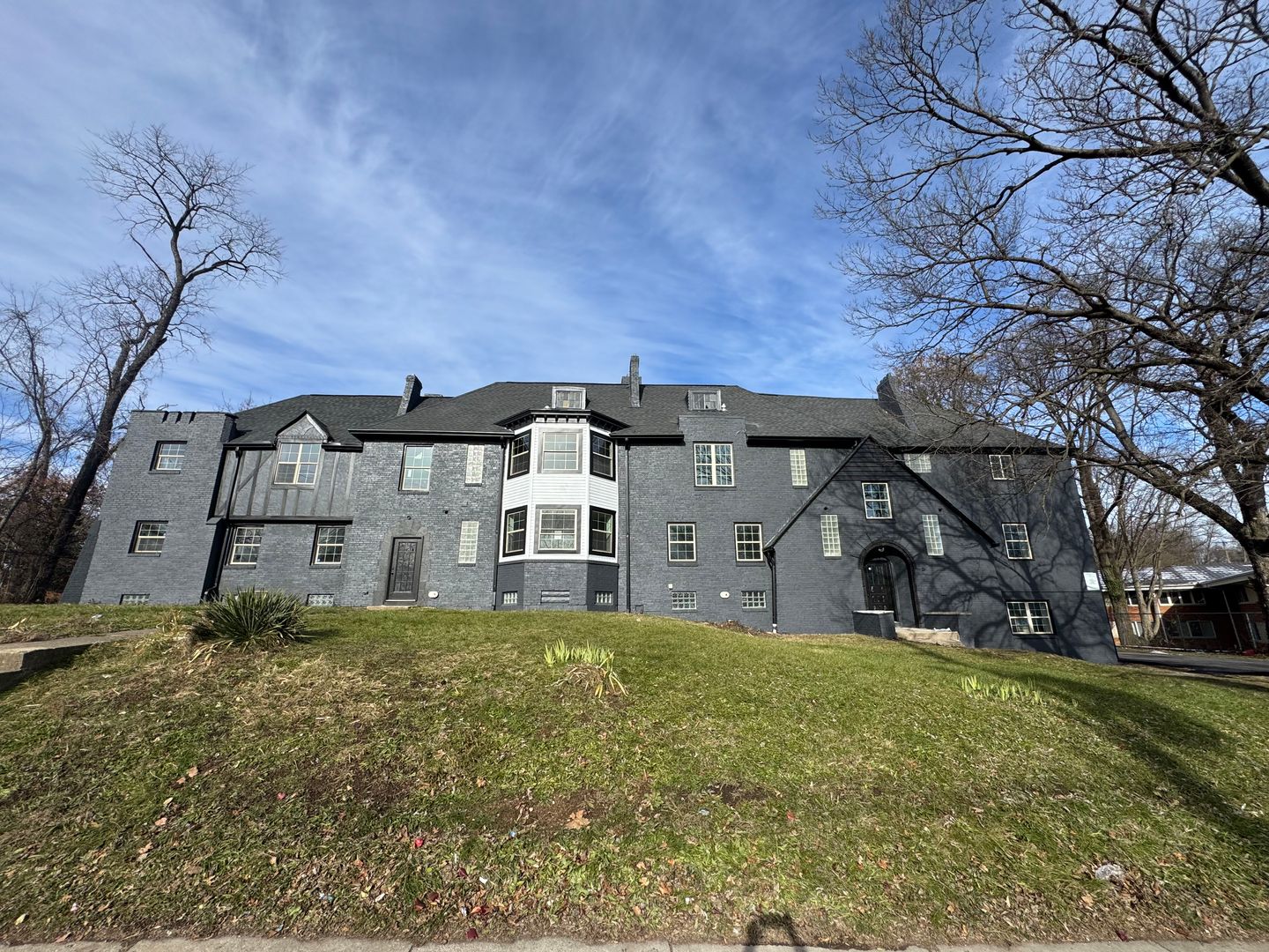 Columbus Apartment: 2080 E 5th Ave,