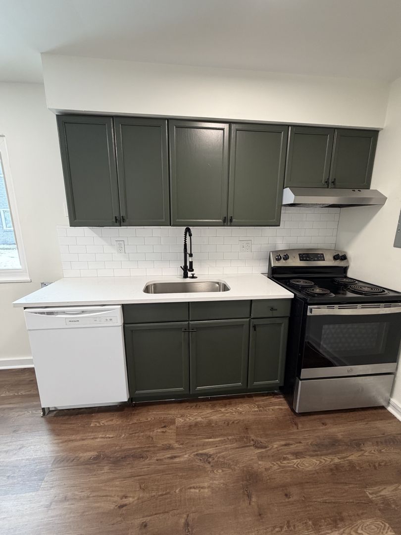 Columbus Apartment: 1530 Genessee Ave