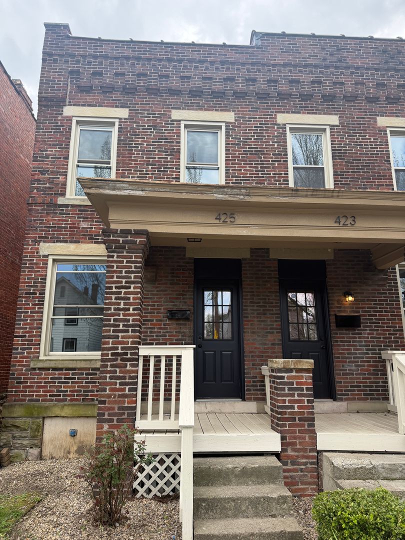 Columbus House: 425 Hanford Street