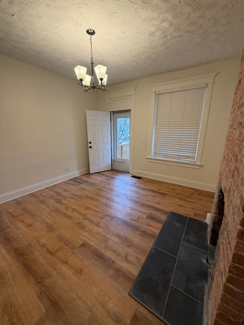 Columbus Apartment: 441 East Whittier Street