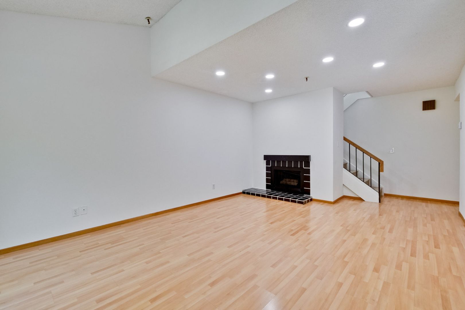 Mountain View House: 49 Showers Drive