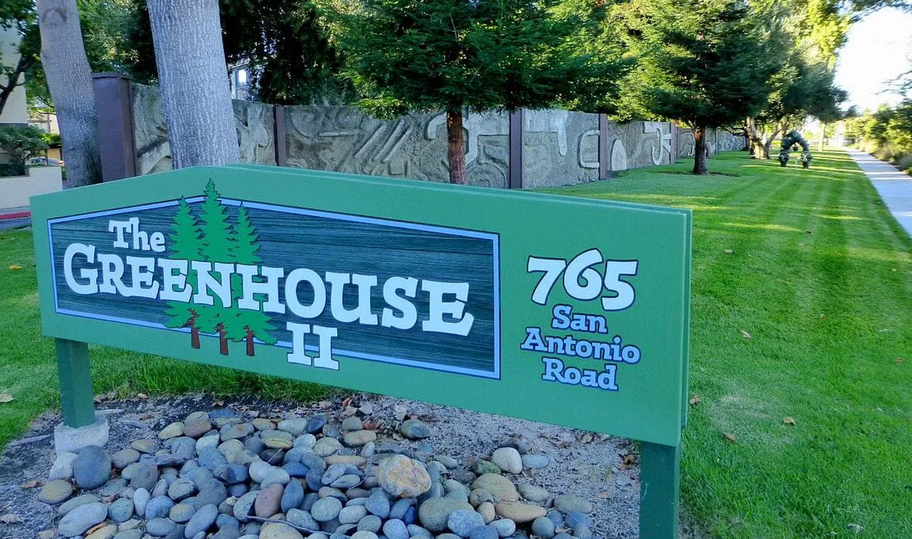 Palo Alto Condo: 765 San Antonio Road