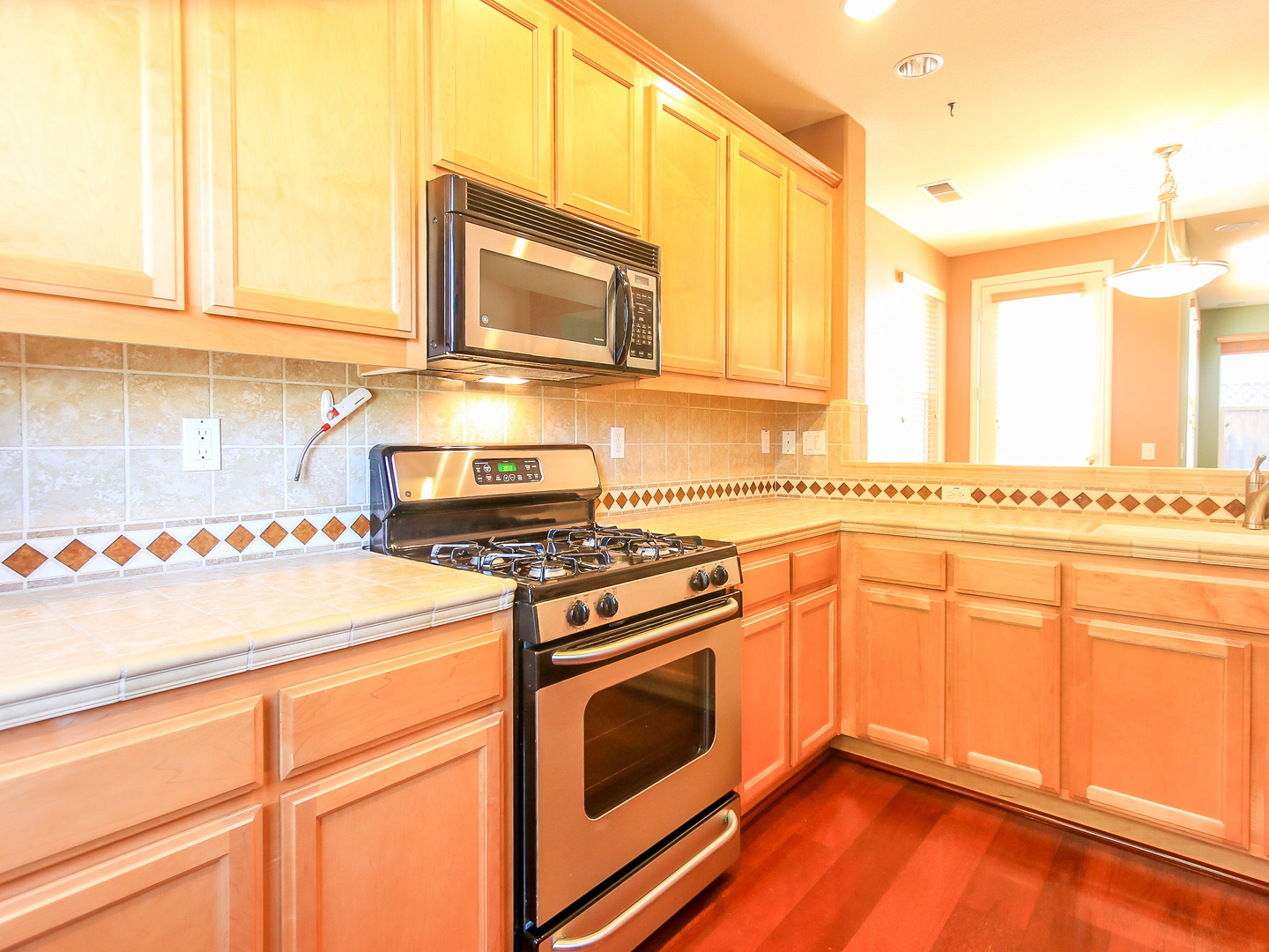 Gilroy House: 7935 Kipling Cir