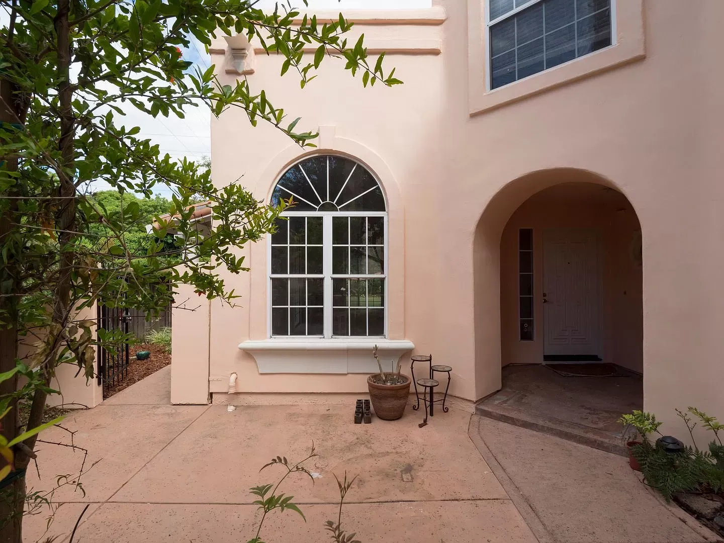 Mountain View House: 1299 Cuernavaca Circulo