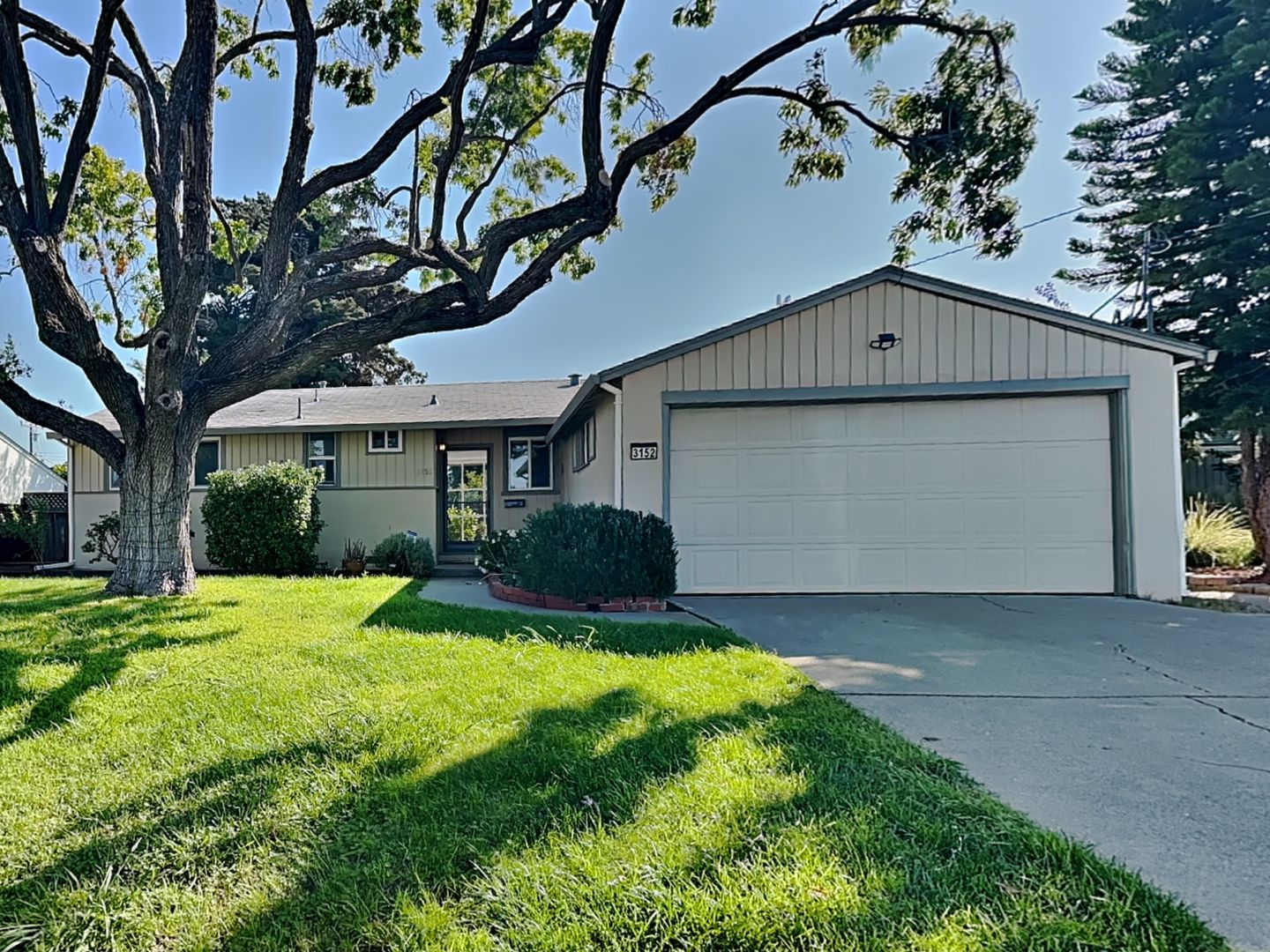 Holbrook Heights 3/2 Home Available Now!