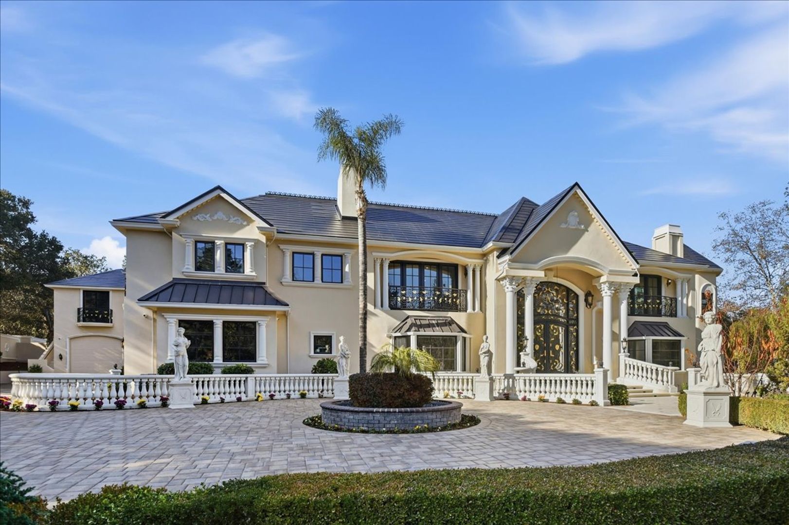 Luxury 10 Bedrooms, 9 Bathroom Estate for Lease in Los Gatos