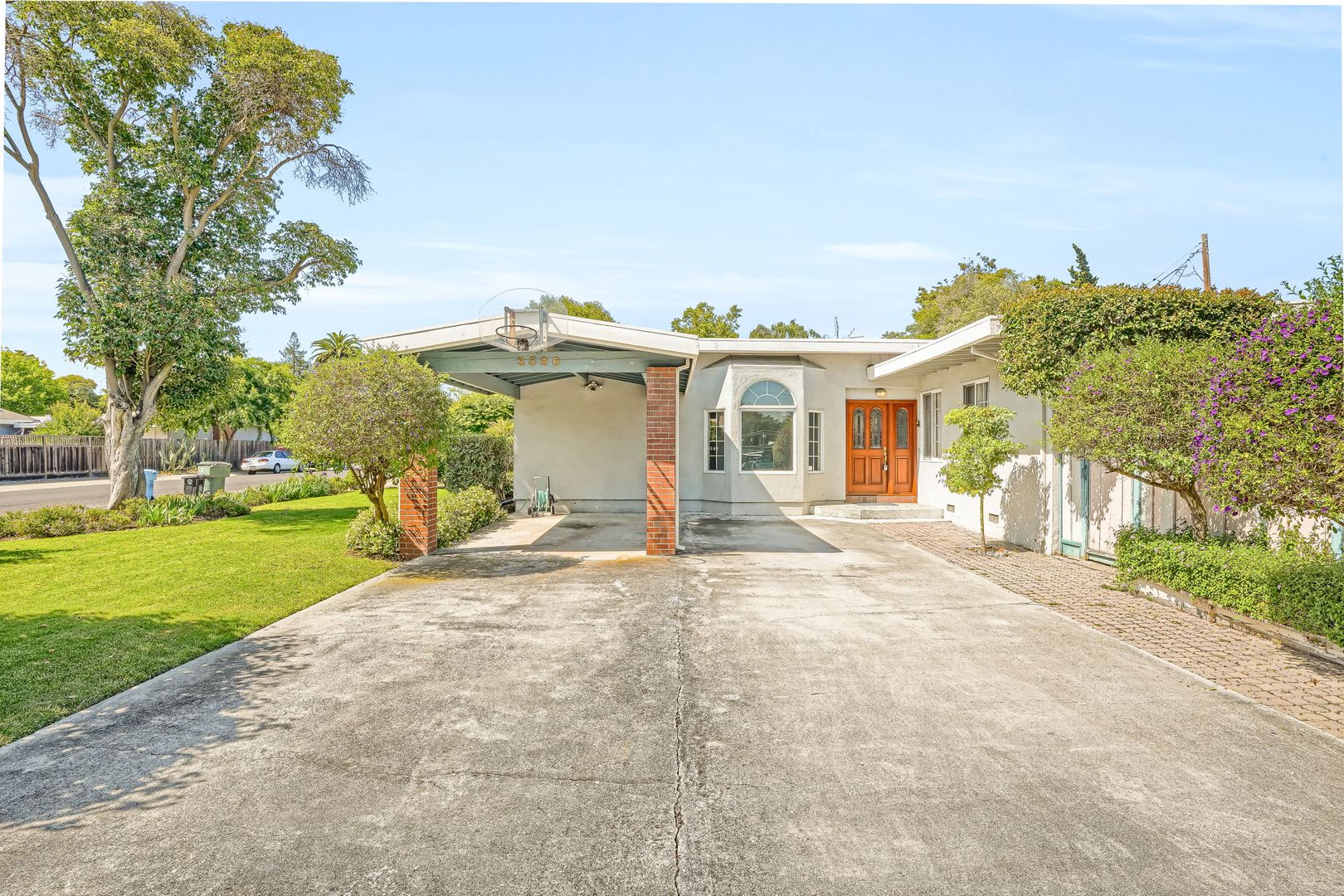 Palo Alto House: 3596 Louis Road