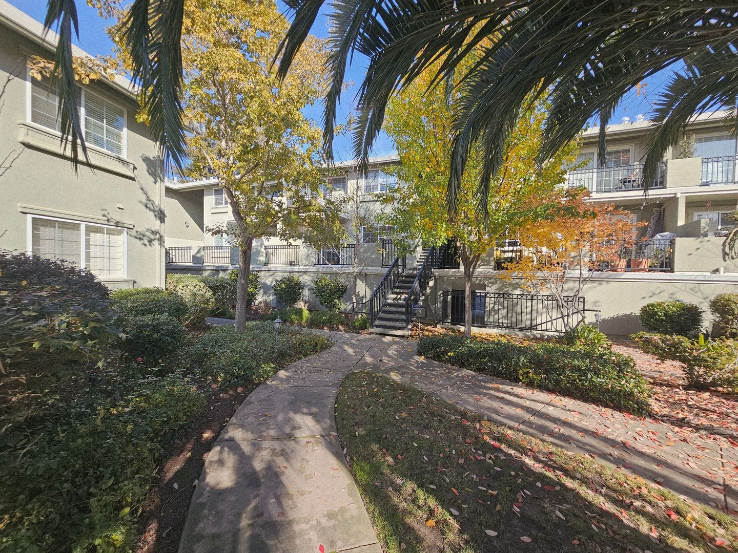 Menlo Park Condo: 20 Willow Rd