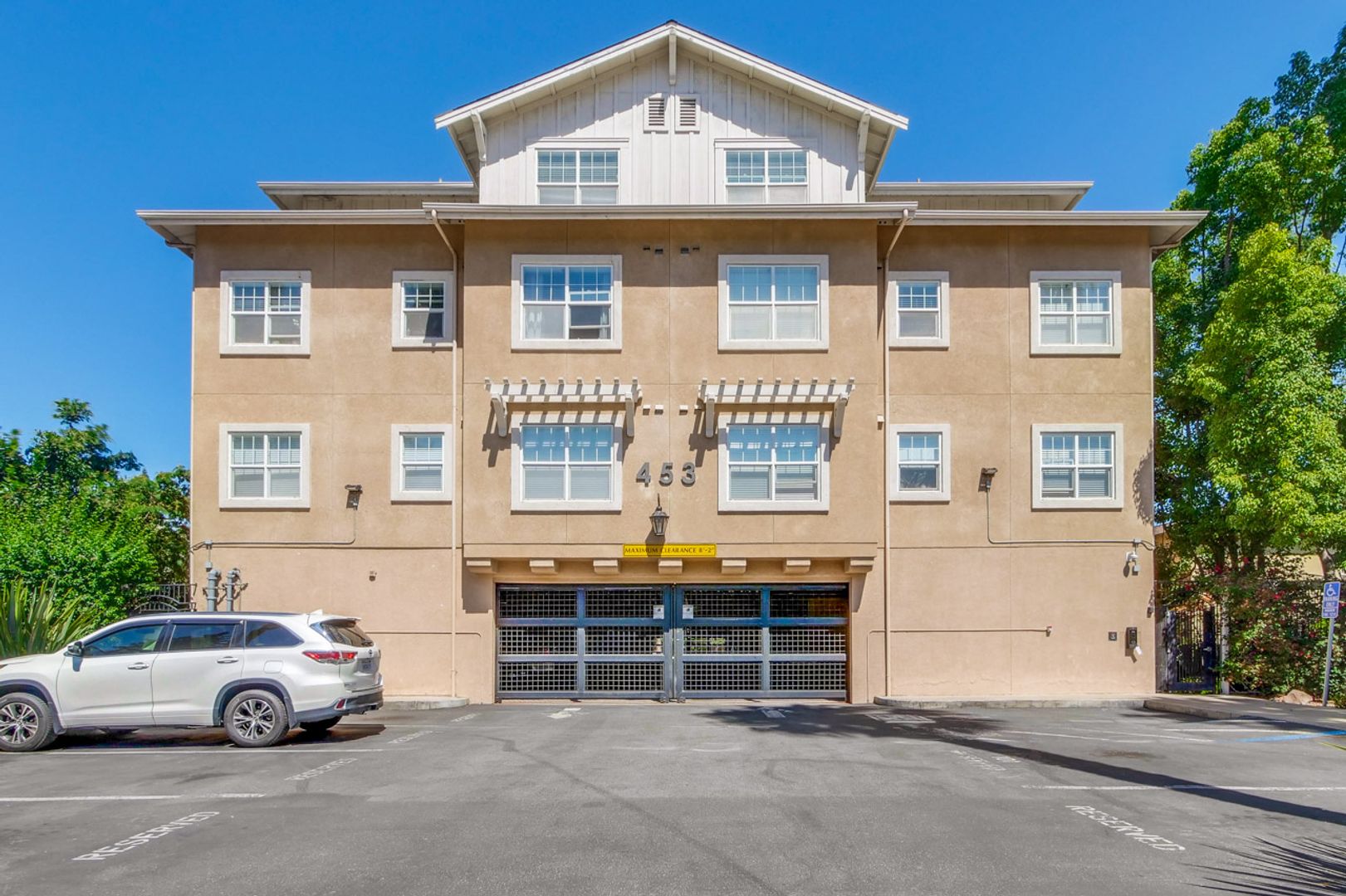 East Palo Alto Condo: 453 East O'Keefe St. Unit 307