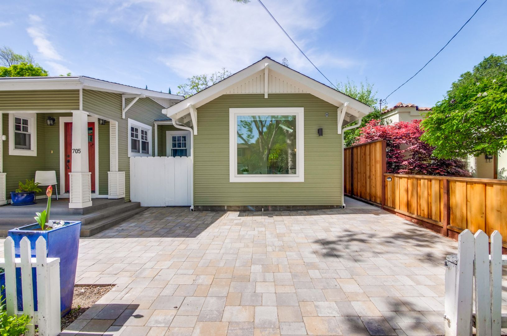Beautiful 1 Bed 1 Bath Cottage in Highly Desirable Palo Alto Neighborhood!