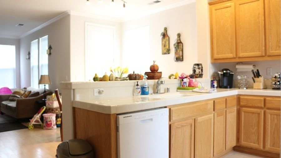 Gilroy House: 7861 Dickens Way