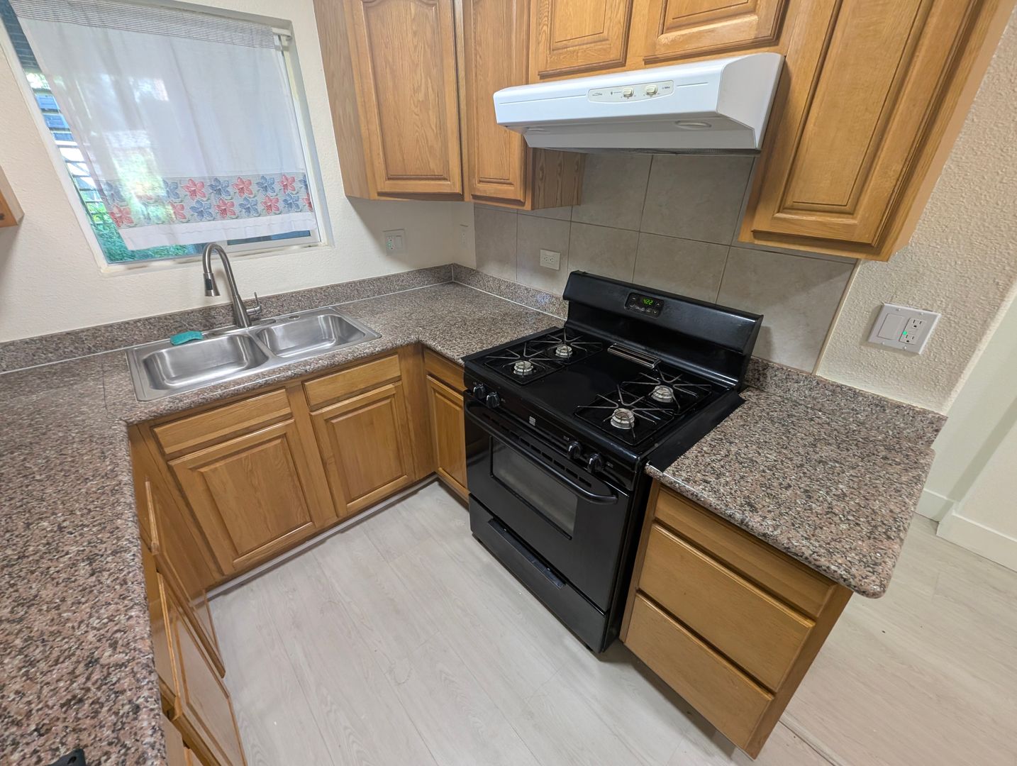 Oakland Apartment: 776-778 20th Street