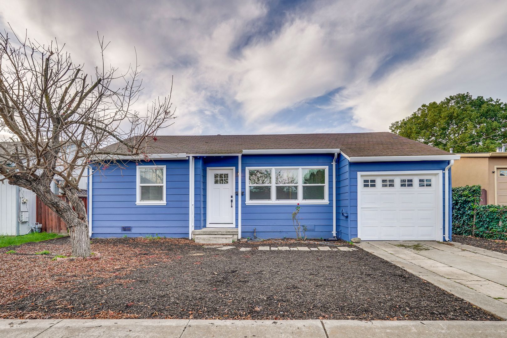 Sunnyvale House: 854 Cedar Ave
