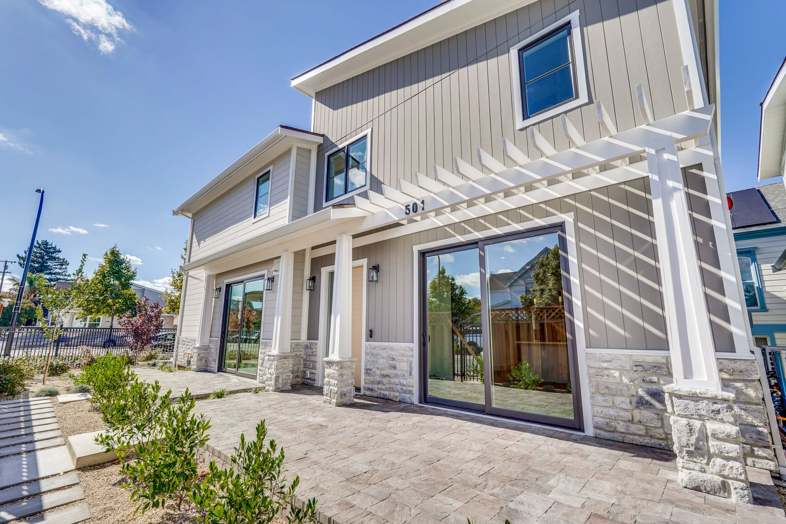 Redwood City House: 501 Beech Street