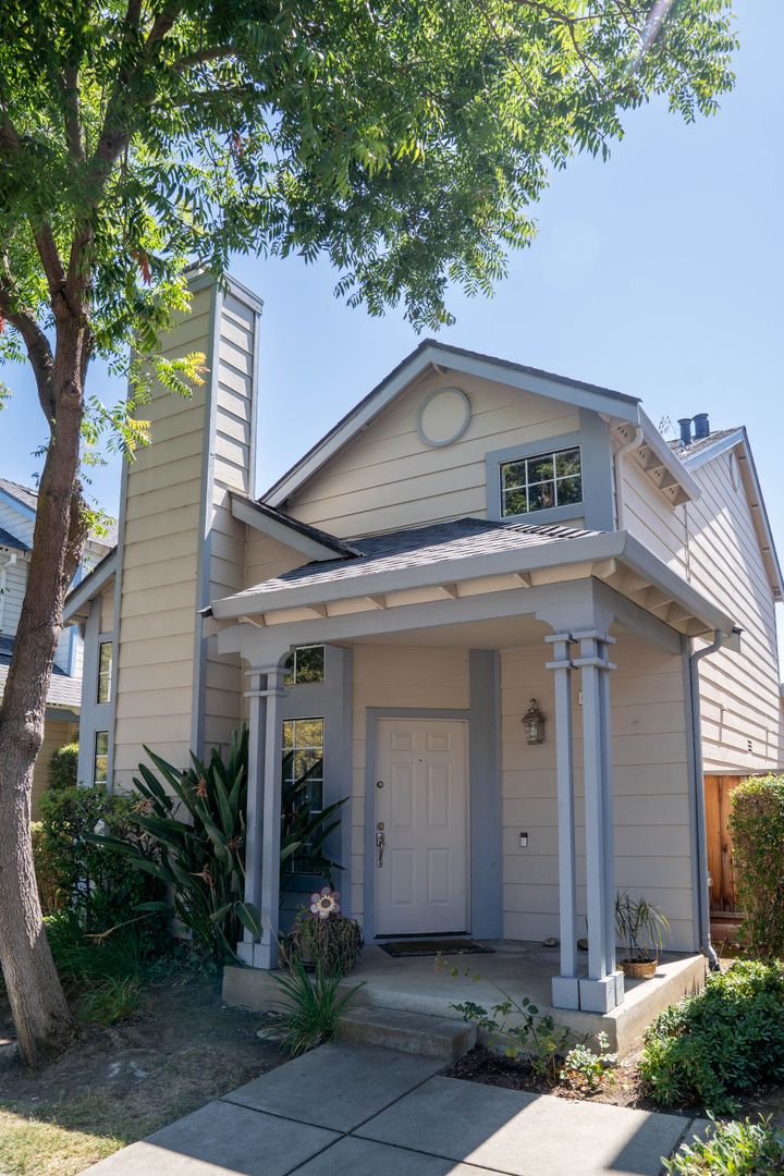 Newark House: 6285 Potrero Drive