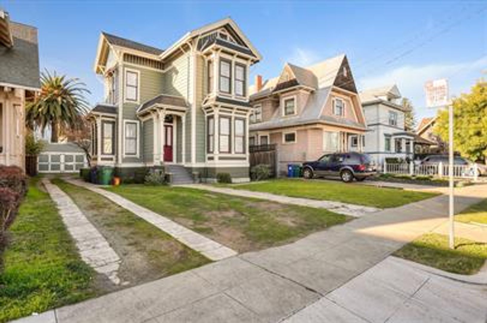 Alameda Apartment: 1241 Regent Street