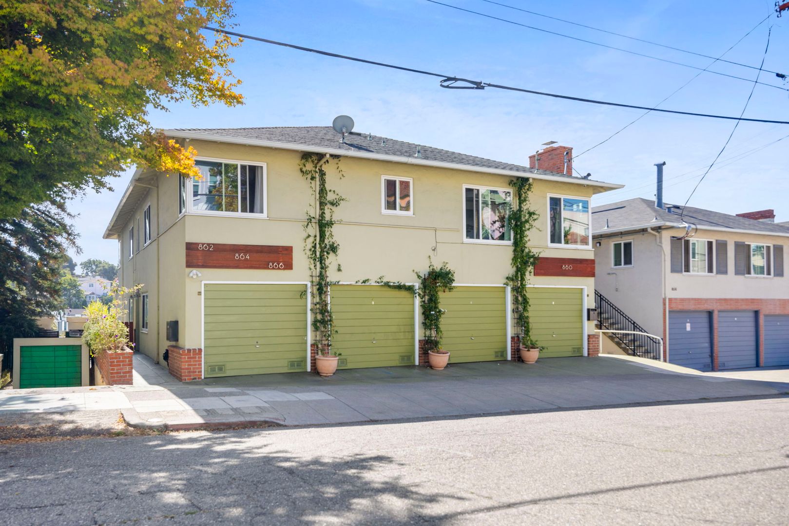 Oakland Condo: 866 Erie Street