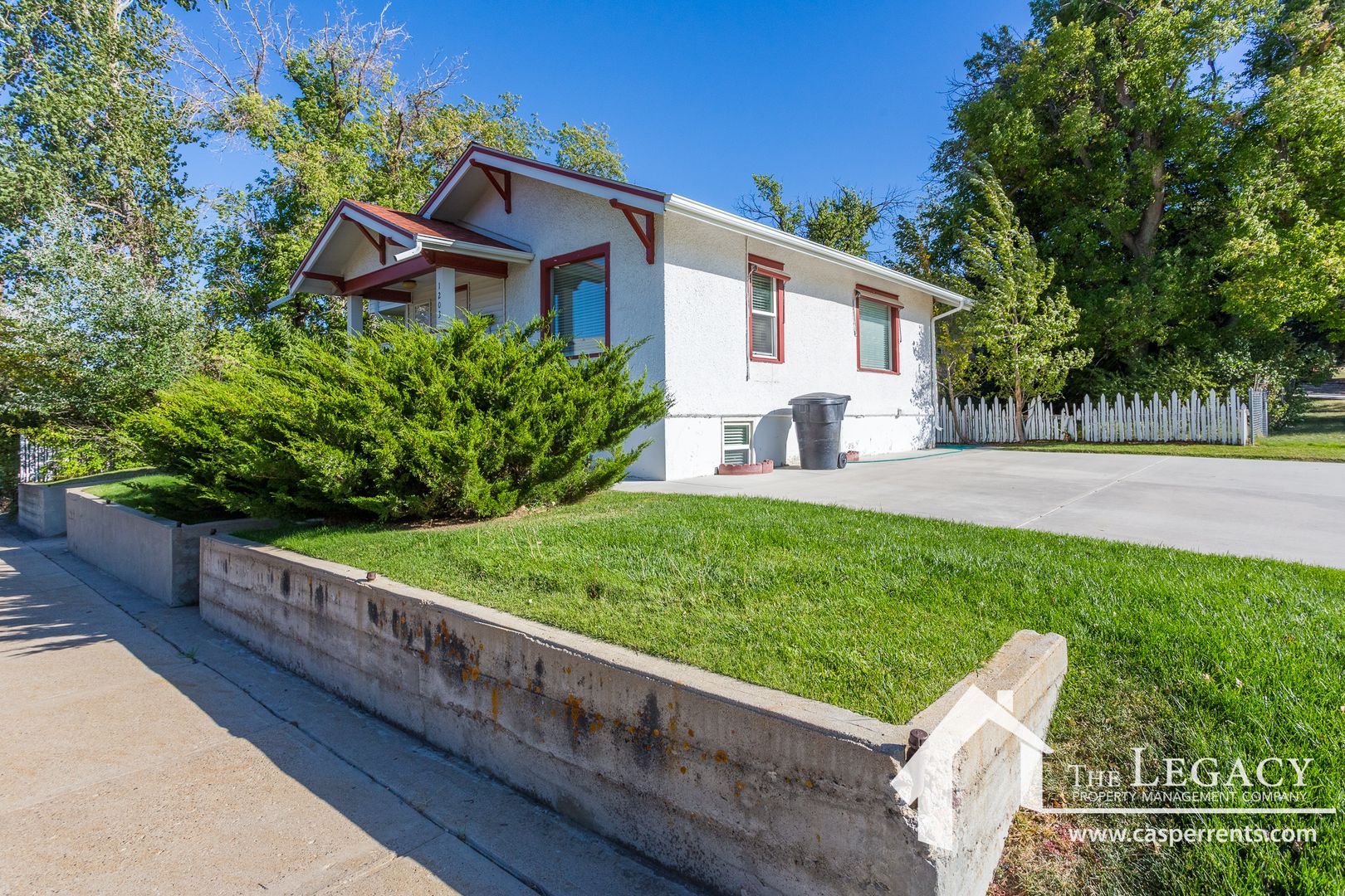 Casper Apartment: 1203 E. 5th St