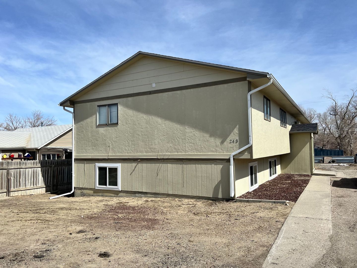 Mills Apartment: 243 South 6th Avenue