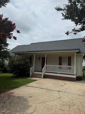 Modern Comfort Meets Everyday Convenience – 3-Bedroom Home in Raleigh! – photo 1