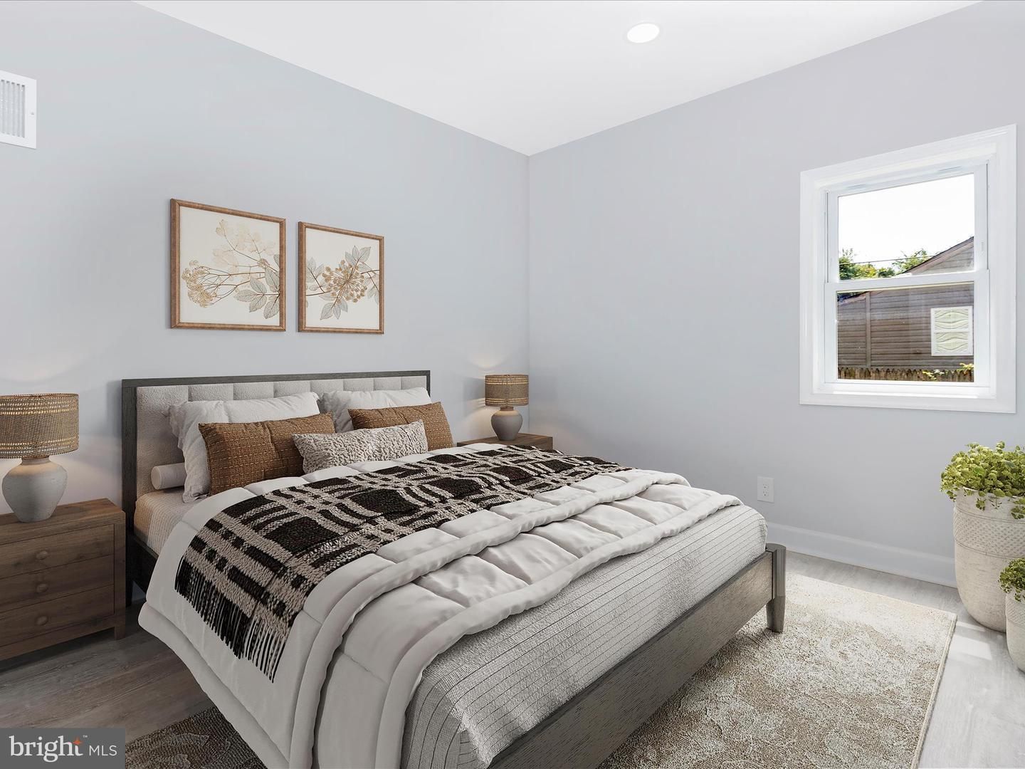 Capitol Heights Apartment: 903 Minna Ave