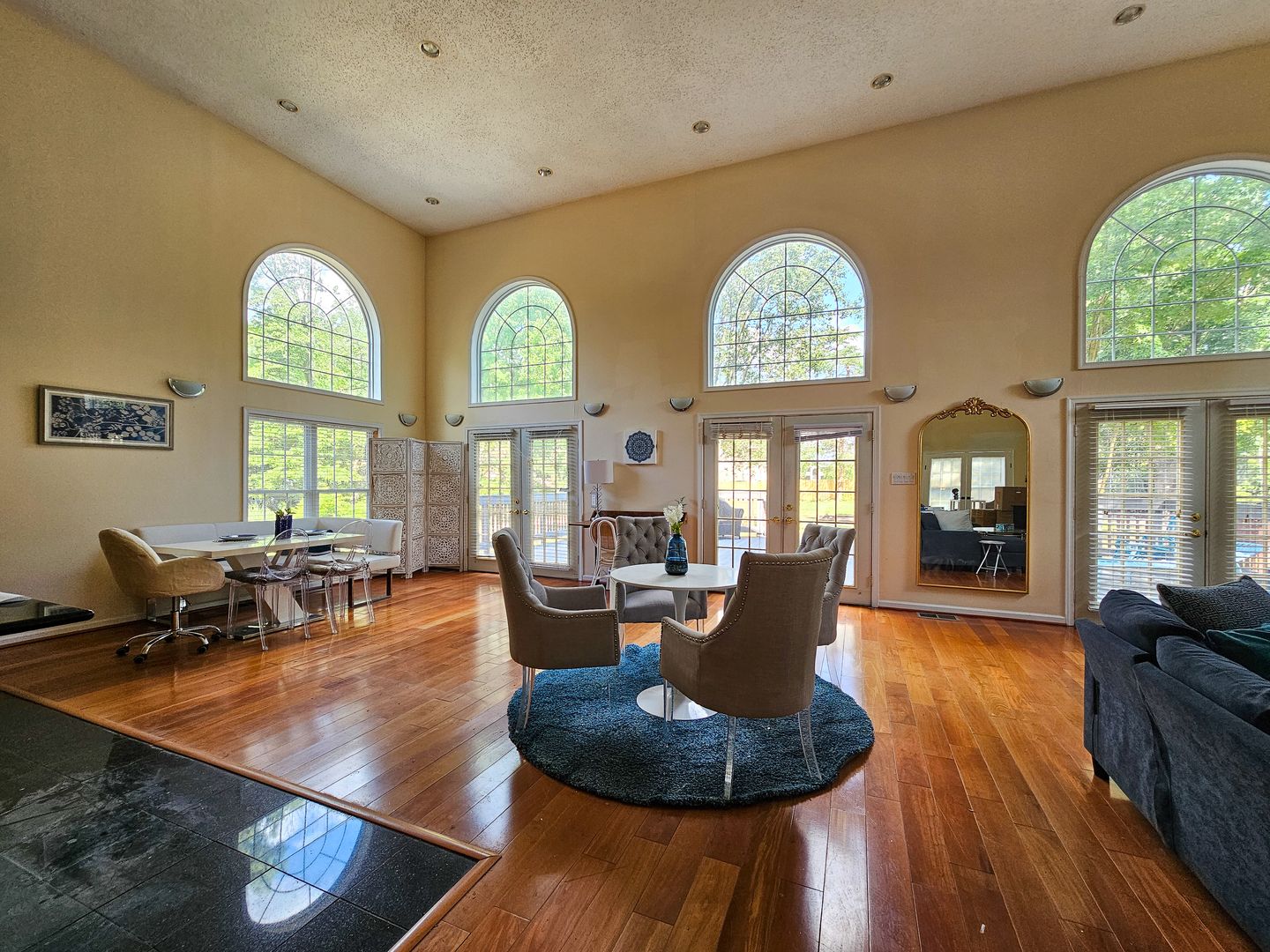 Alexandria House: 4925 Lincoln Avenue