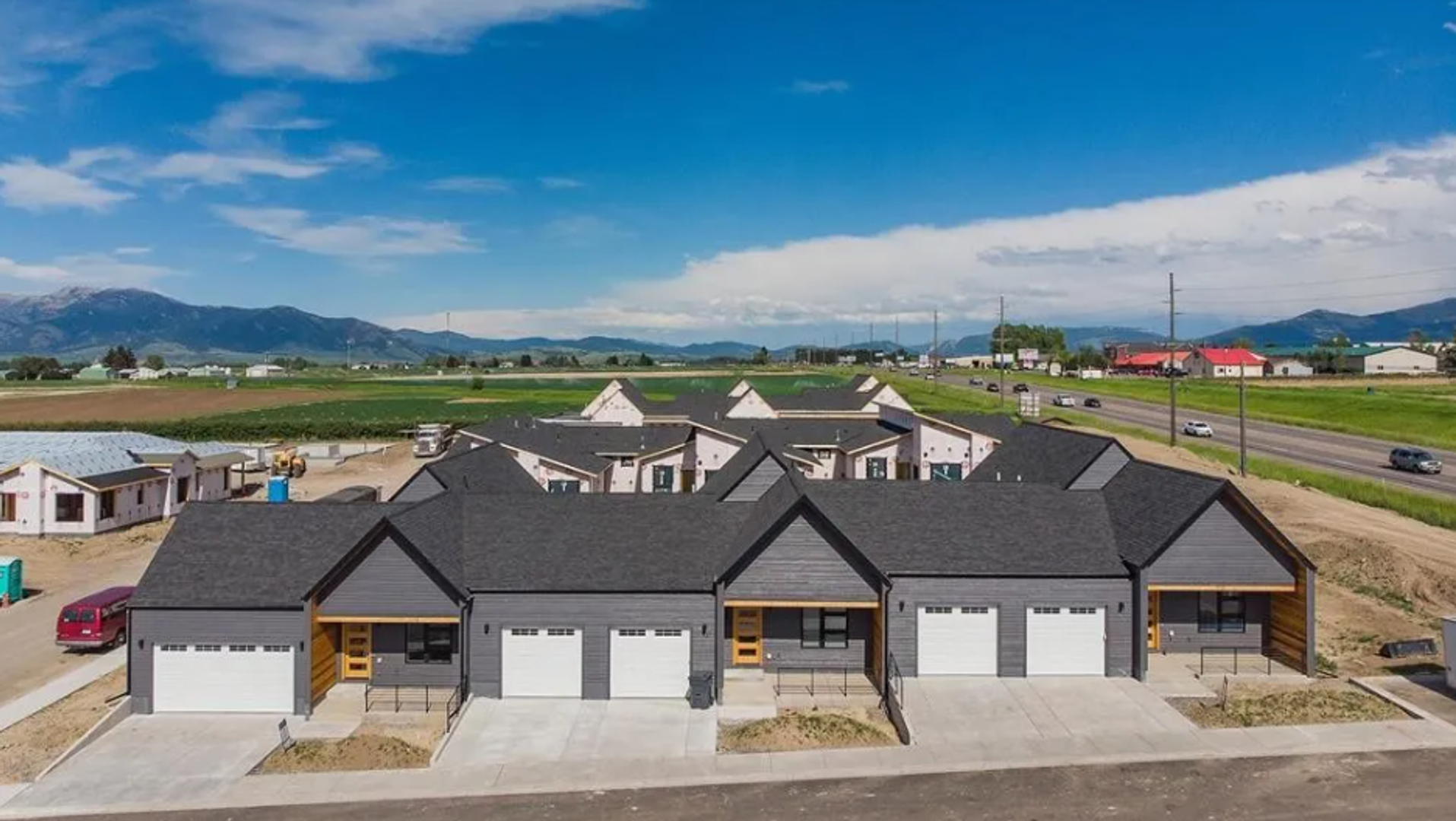Bozeman House: 206 Albrey Trail Apt A
