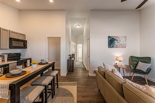 2 bed 2 bath villa in Livingston