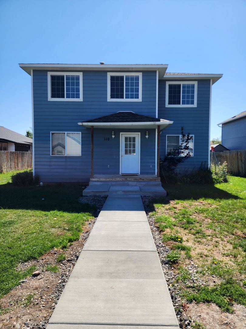 Belgrade Apartment: 110 N 11th