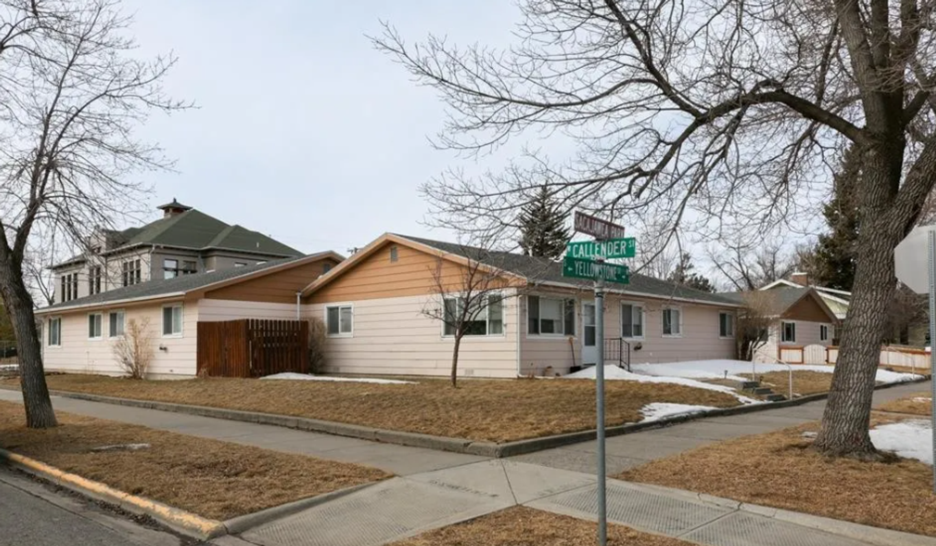 Livingston House: 105 N Yellowstone St Unit 3