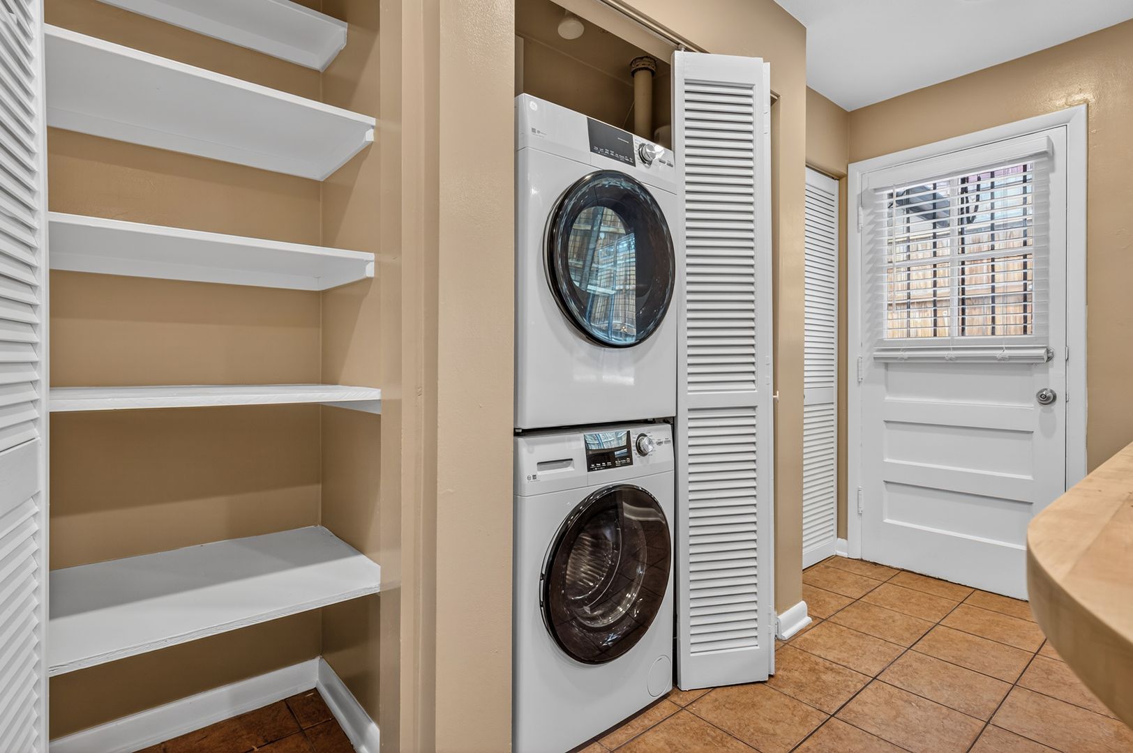 Laundry room at DETR540