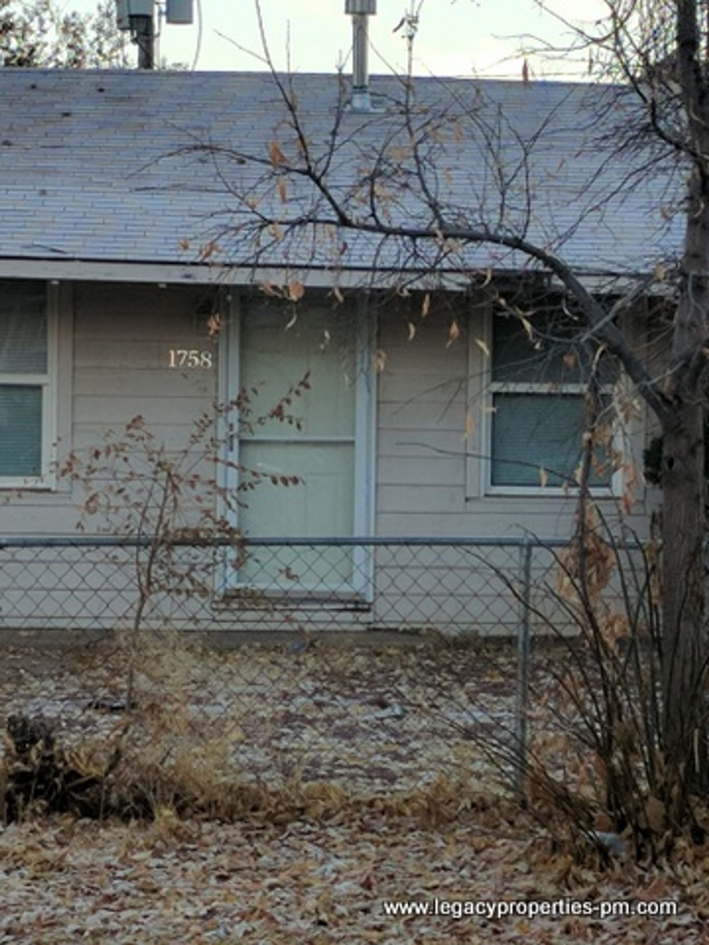 Aurora Condo: 1758 Paris St.