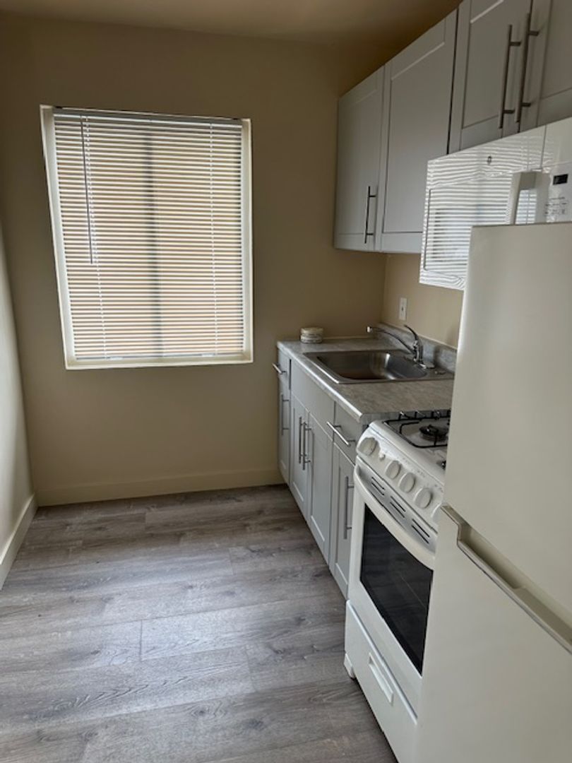 Calistoga Apartment: 1701 Lake St & 1704 Grant St