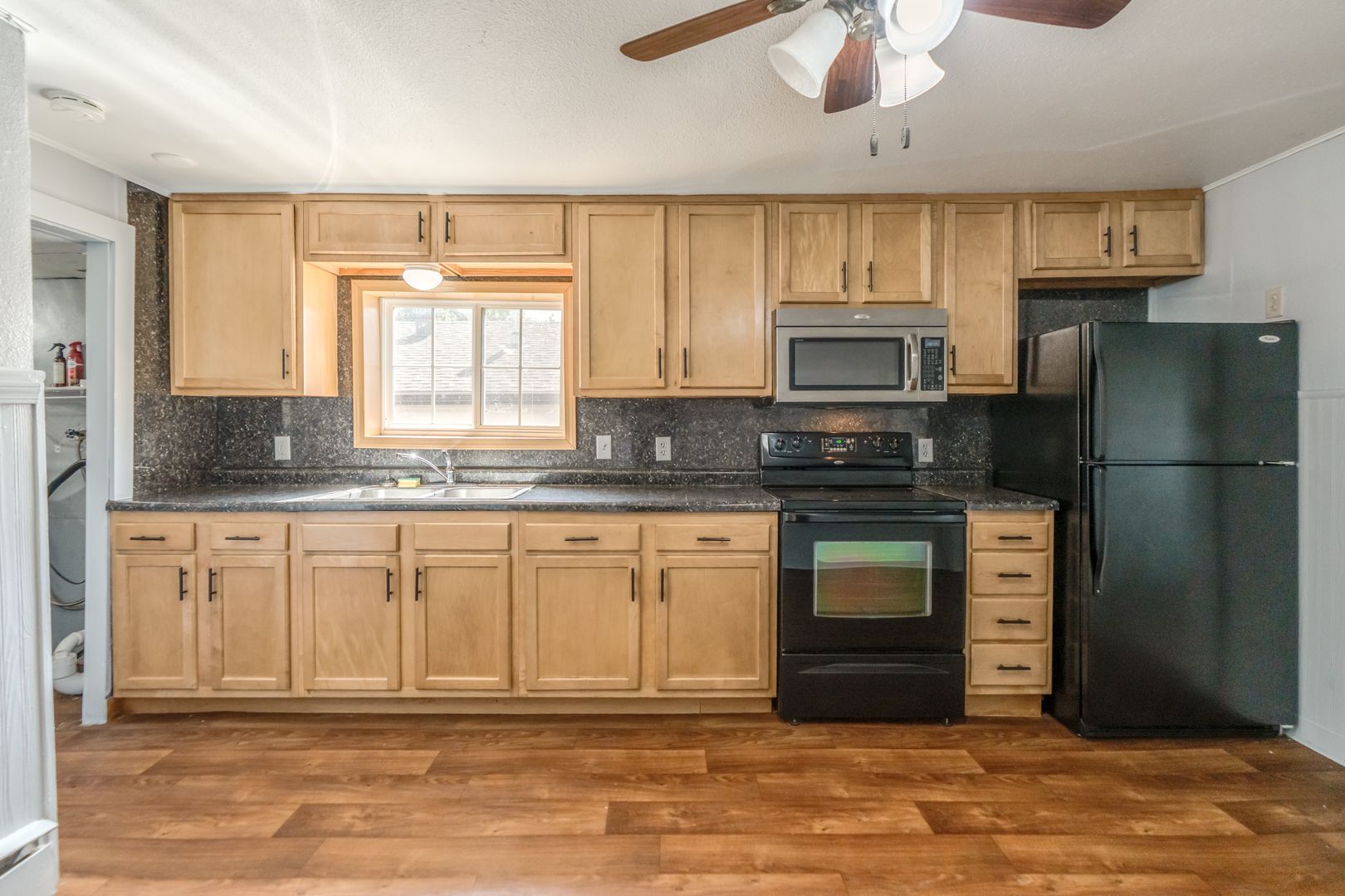 Bismarck Apartment: 505 S 10th St