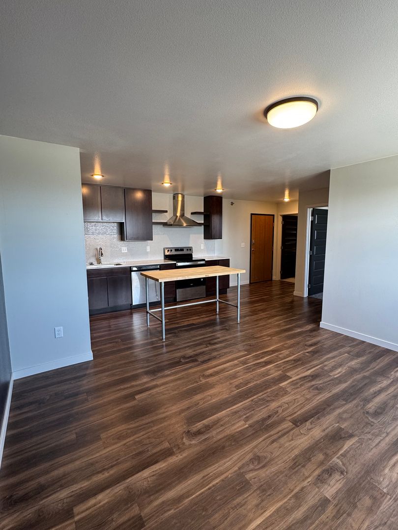 Bismarck Apartment: 202 E Greenfield Ln - Unit D-213