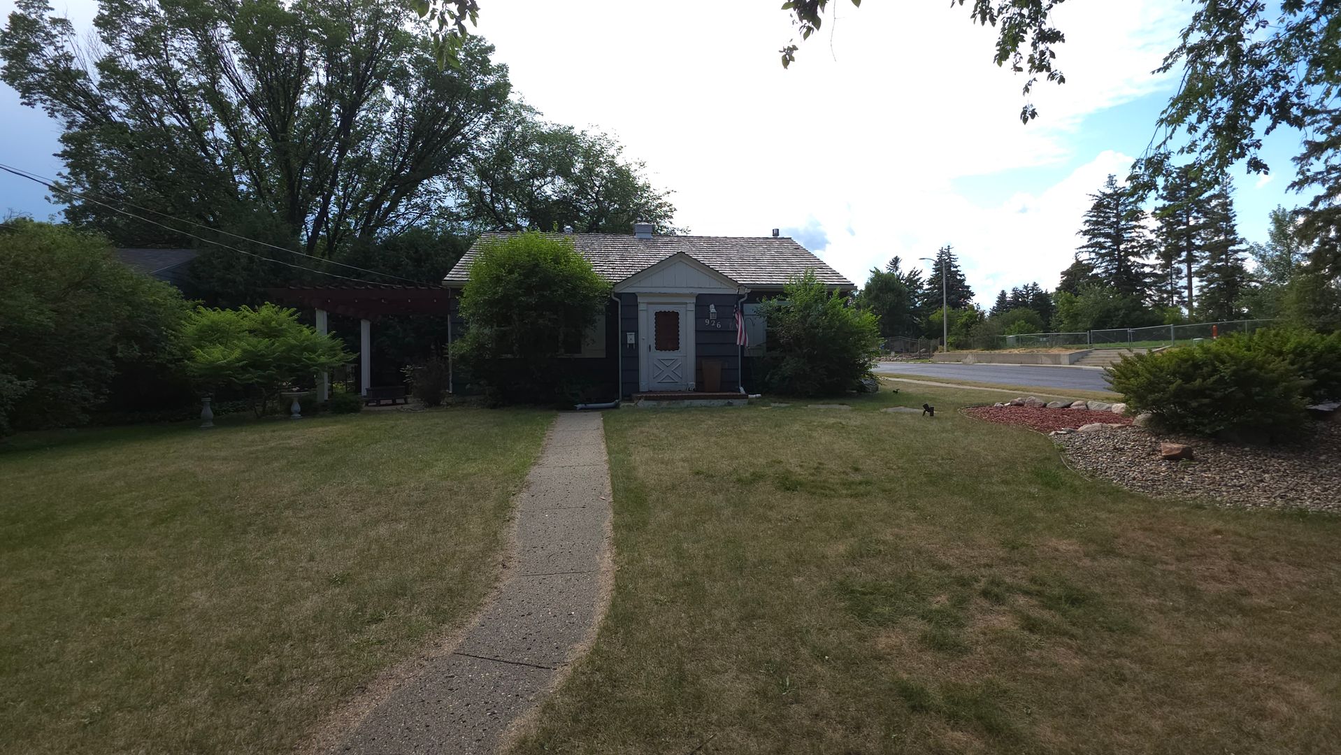 Bismarck House: 926 N Mandan St