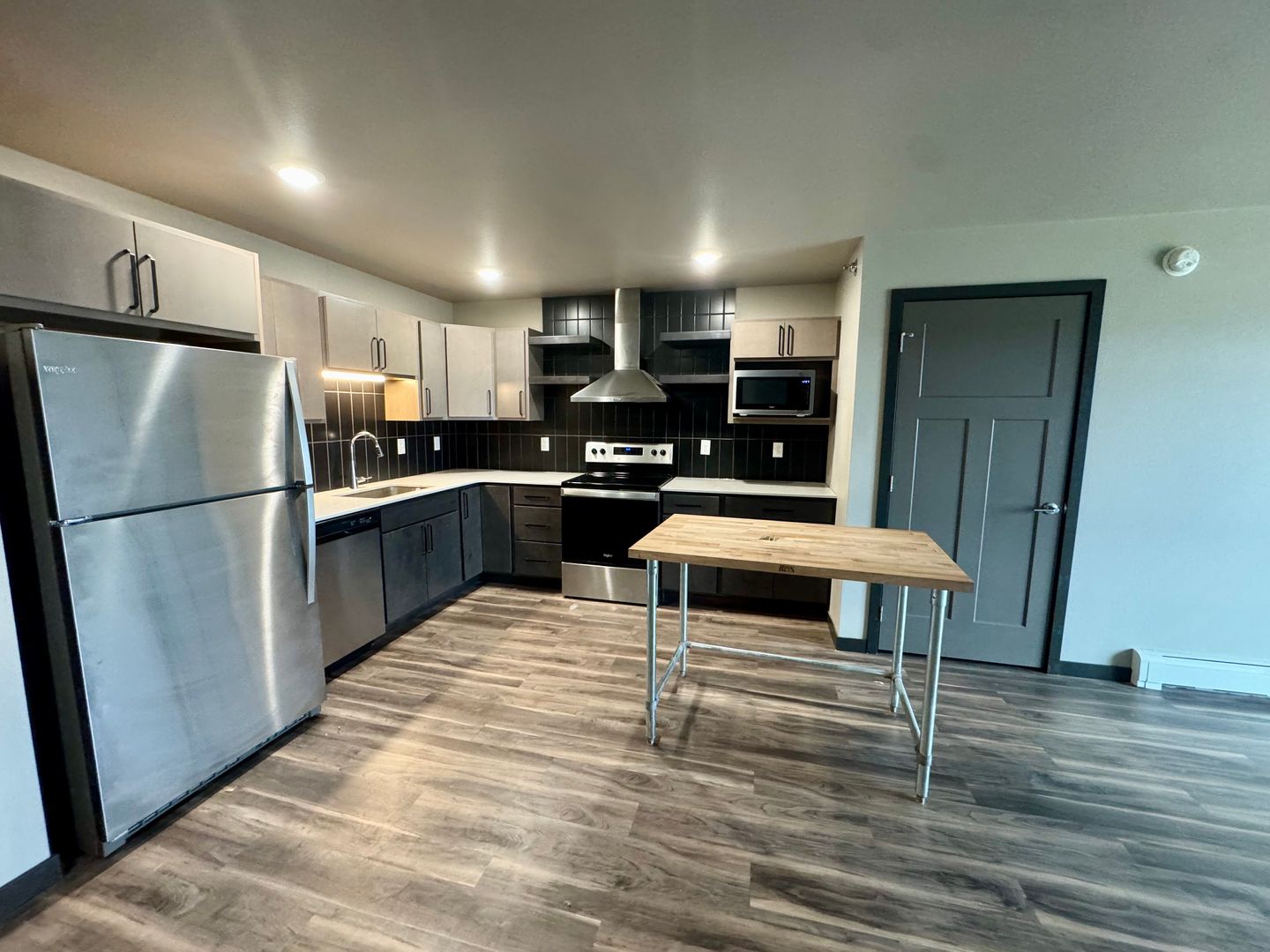 Bismarck Apartment: 226 E Greenfield Ln