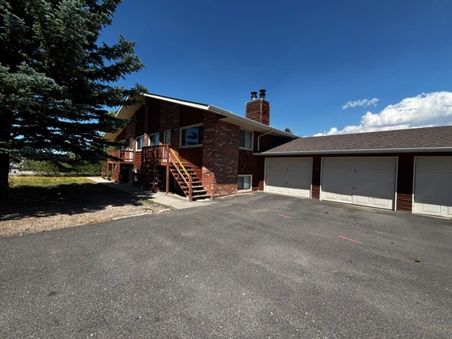 Cheyenne Apartment: 406 Hacker Ct.