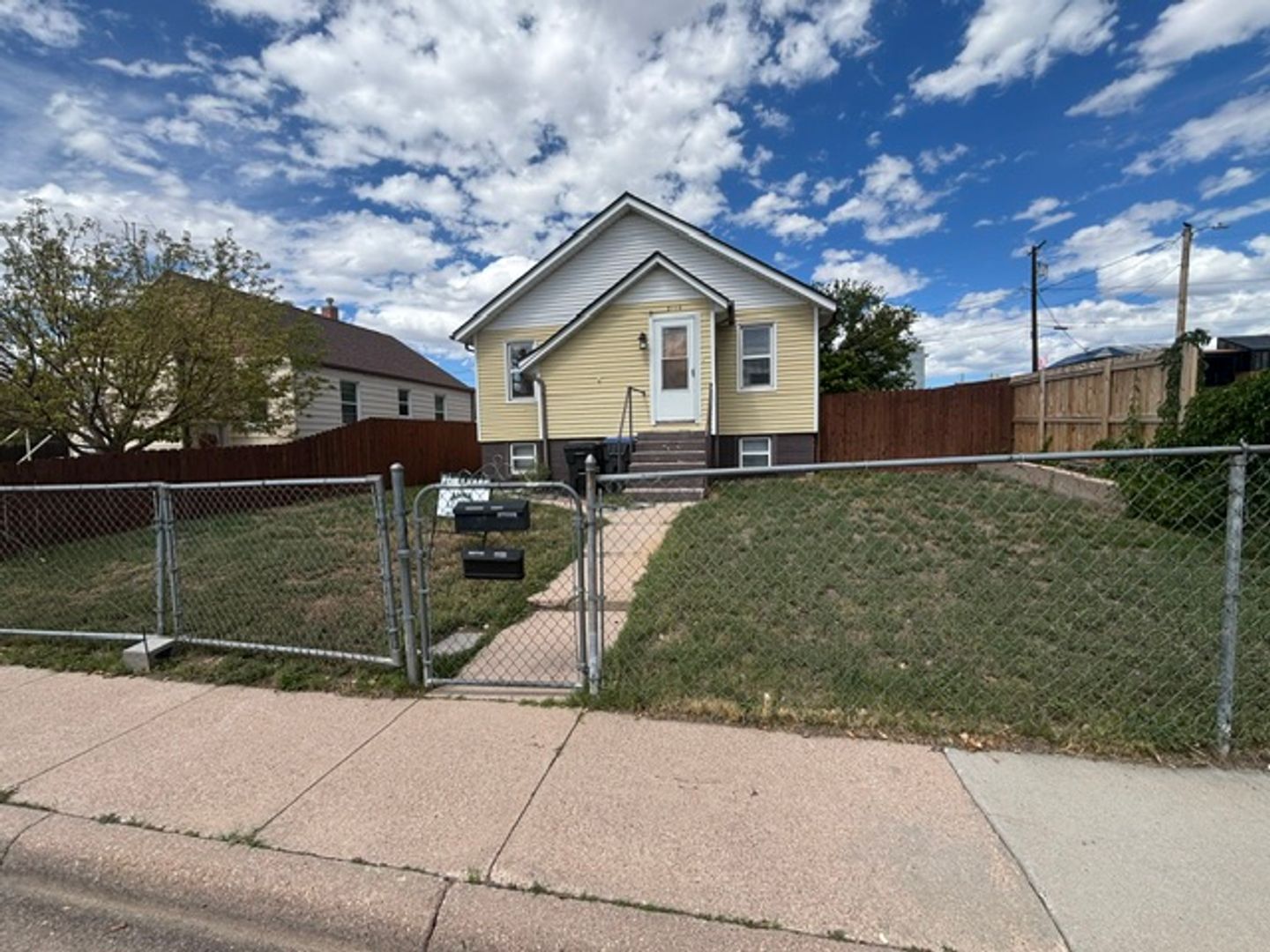 Cheyenne Apartment: 2110 E. 13th Street