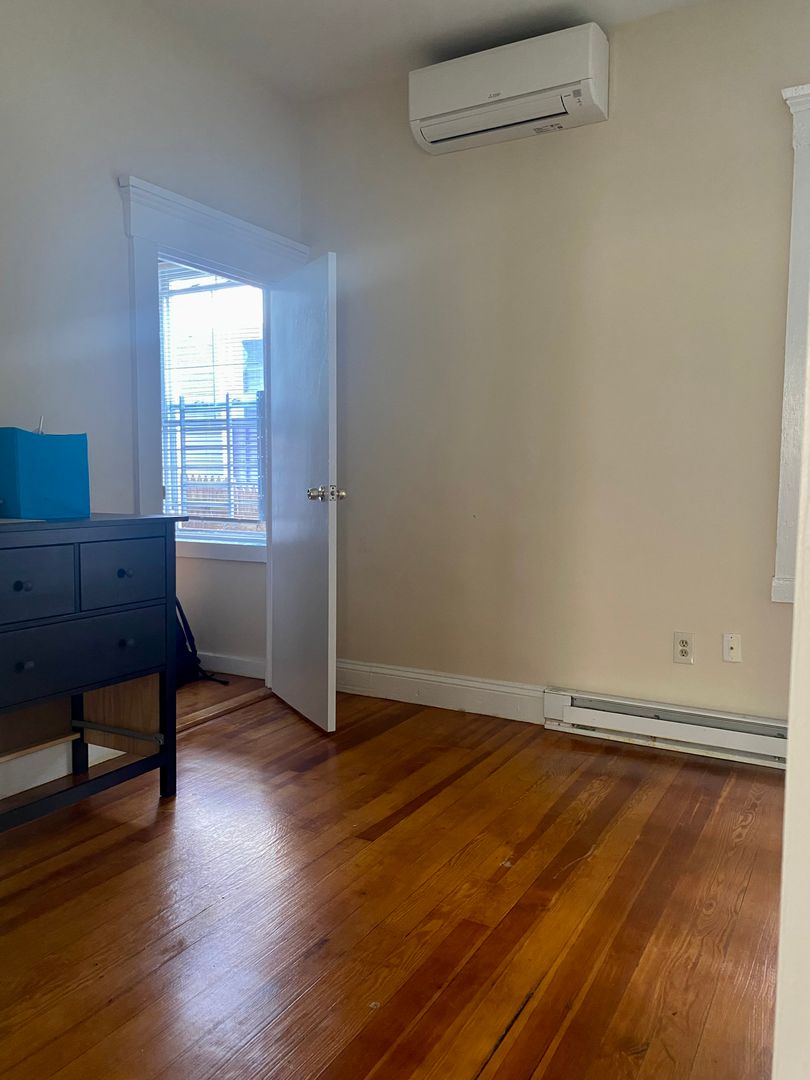 Providence Apartment: 133 Sutton Street