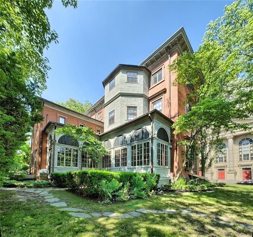 Providence Apartment: 72 Prospect St