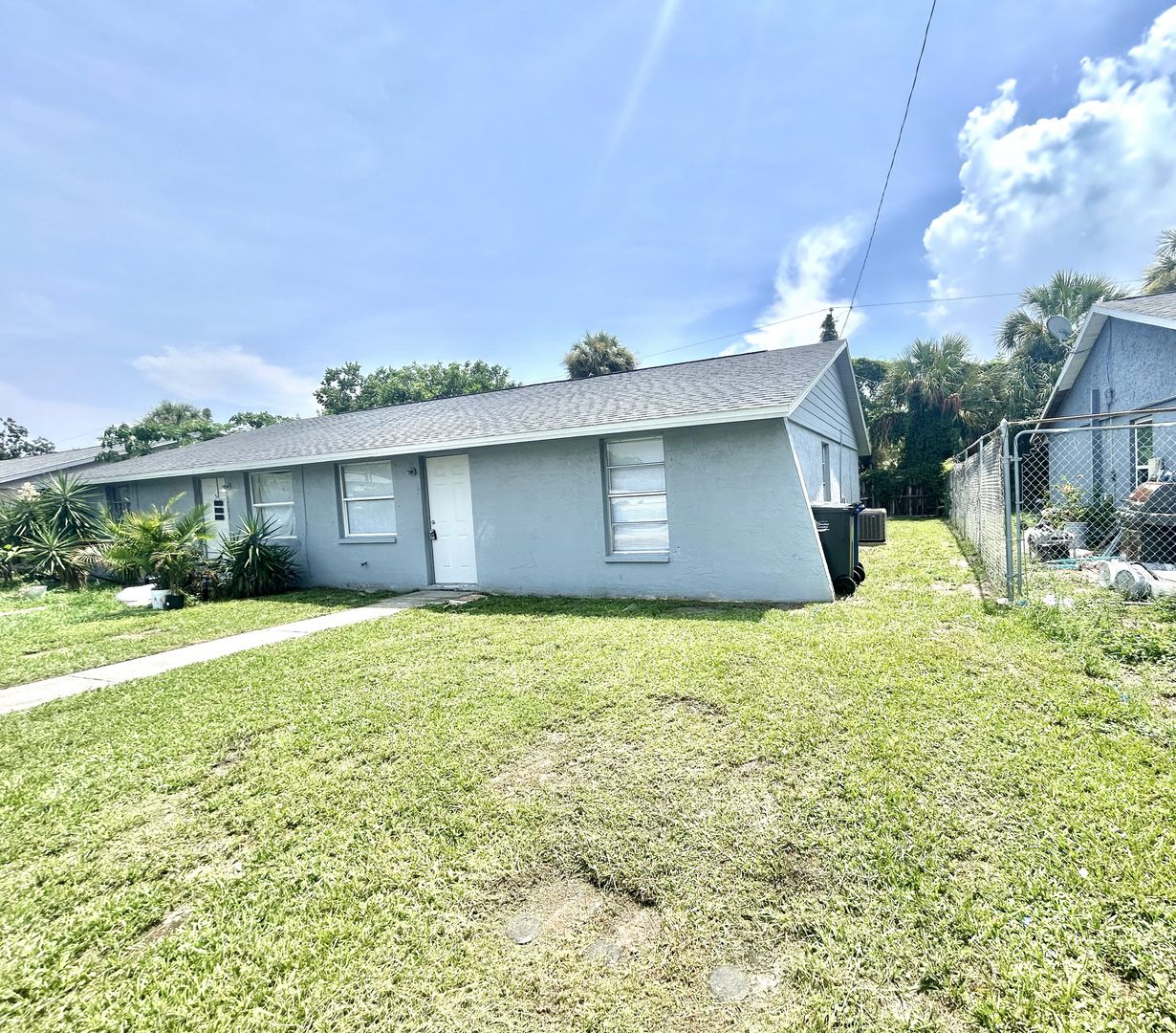 Bradenton Apartment: 5723 / 5725 9th Street Circle East