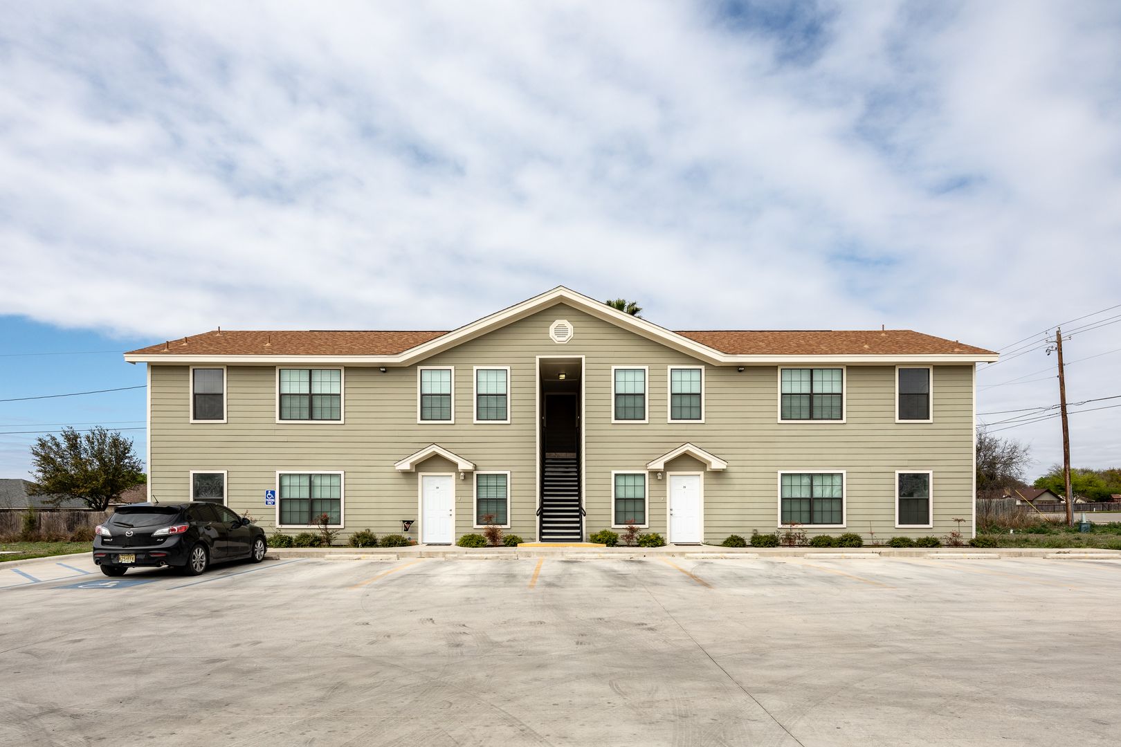 Del Rio Apartment: 1305 Kings Way
