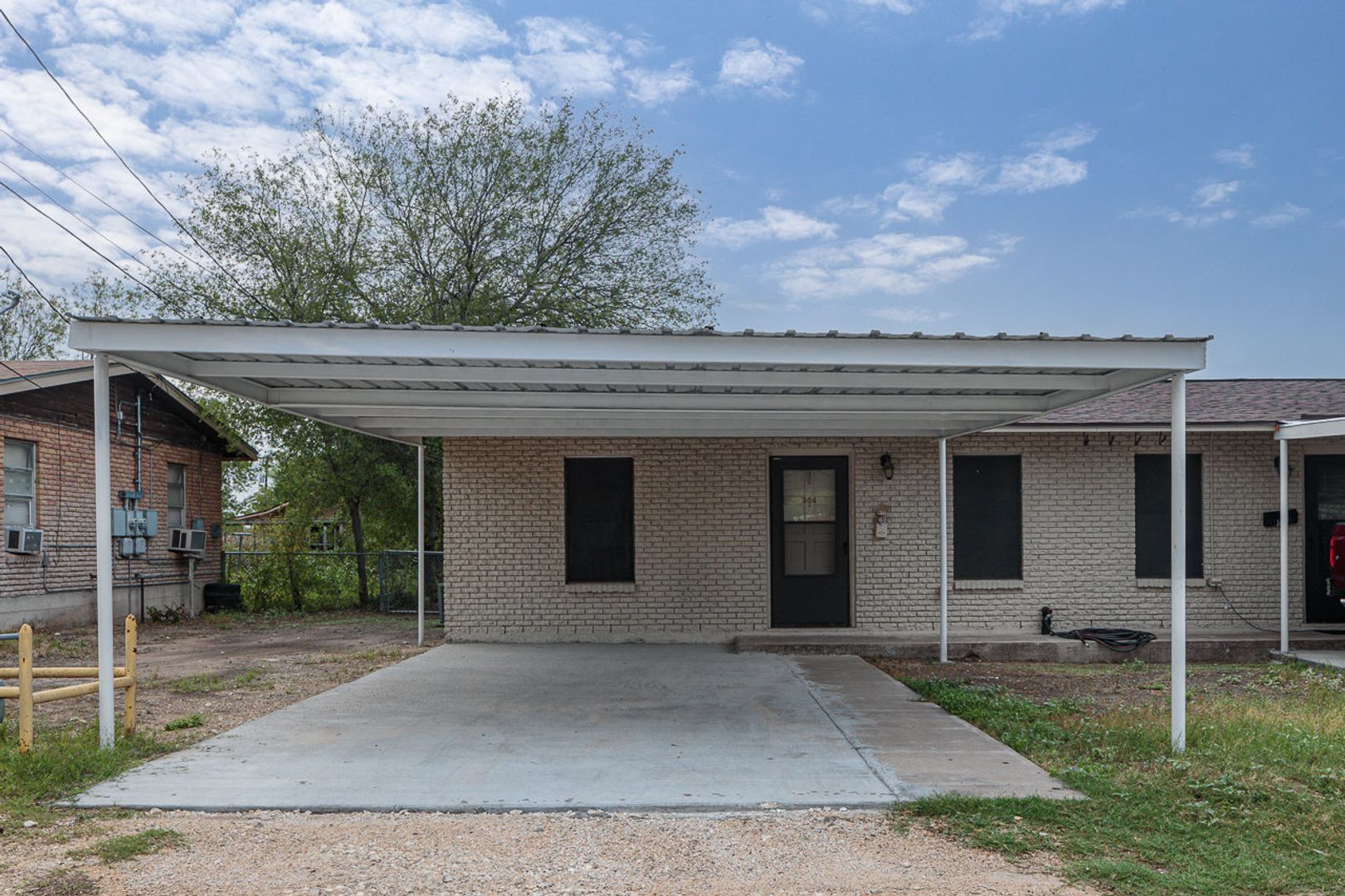 Del Rio House: 504 W. 7th Street