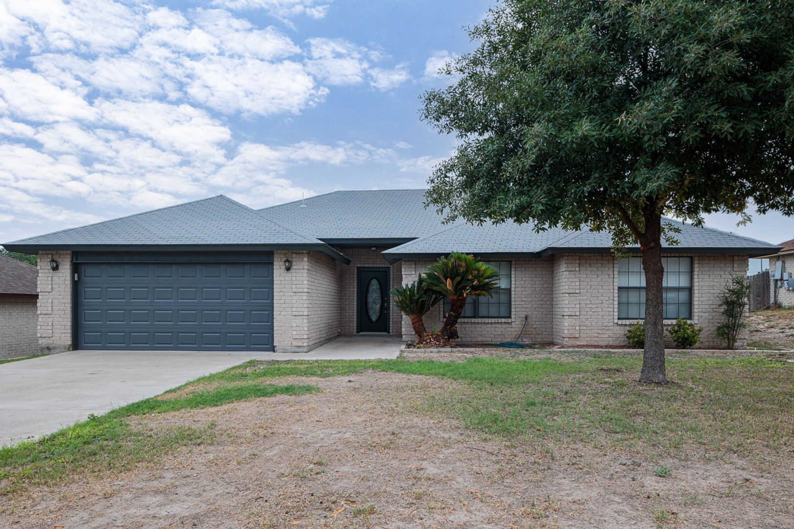 Del Rio House: 106 Cottontail Ln